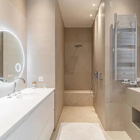 Ref 1975 - Center - Croisette Cannes